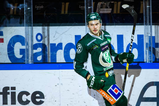 Färjestads Theodor Lennström jublar