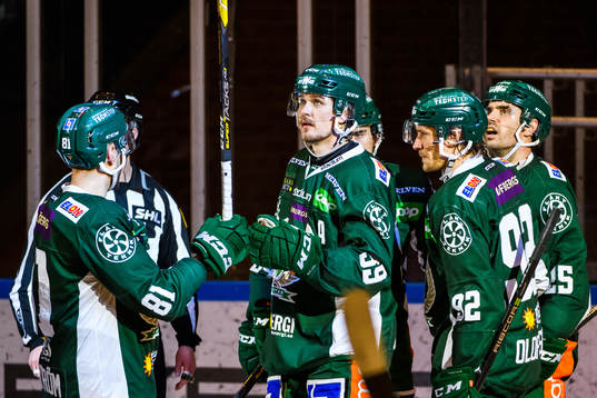 Färjestads Linus Johansson jublar