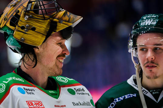 Rögles målvakt Justin Pogge och Färjestads Joakim