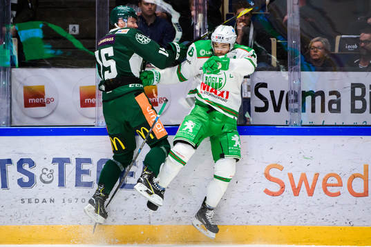 Färjestads Gustav Rydahl och Rögles Craig Schira