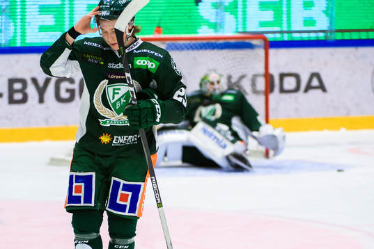 Färjestads Oskar Steen deppar