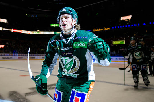 Färjestads Oskar Steen jublar