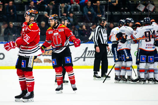 Örebros Jere Sallinen och Tom Wandell deppar