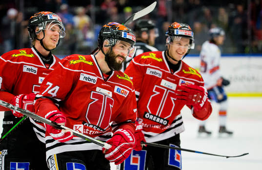 Örebros Nick Ebert gör 4-2 och jublar