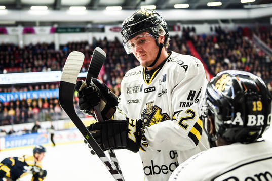 s Max Lindholm
