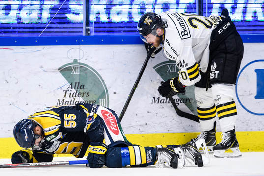 Södertäljes Marcus Fagerudd har ont