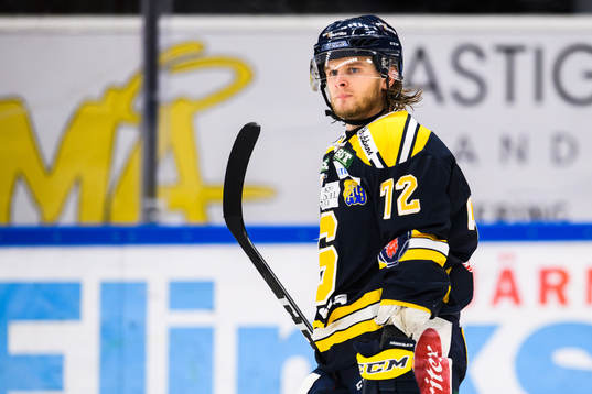 Södertäljes Nicolai Meyer jublar
