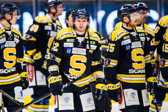 Södertäljes Nicolai Meyer jublar