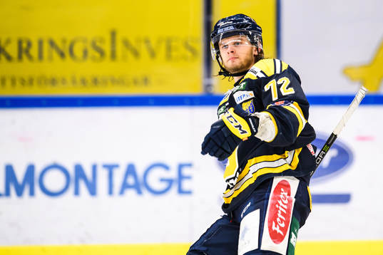 Södertäljes Nicolai Meyer jublar