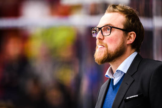 s assisterande tränare Jeff Jakobs