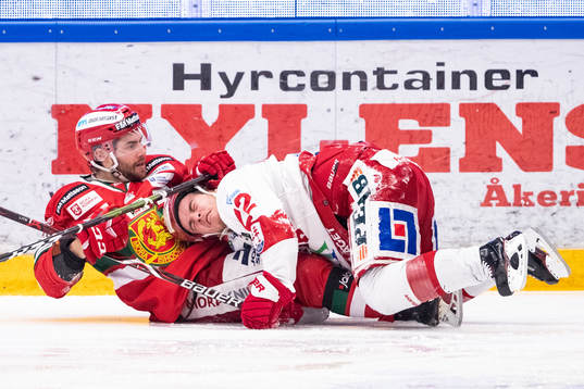 Moras Ryan Johnston och Timrås Emil Berglund