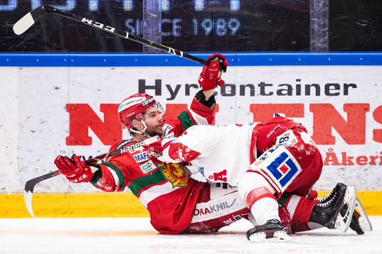 Moras Ryan Johnston och Timrås Emil Berglund