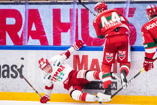 Timrås Sebastian Ohlsson och Moras Matej Stransky