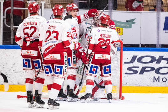 Timrås spelarna jublar
