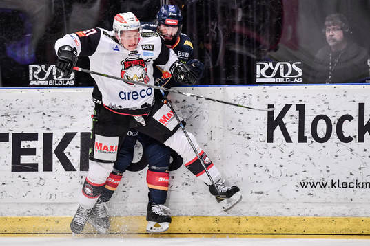 Malmö Redhawks Emil Sylvegård och Djurgårdens Jason