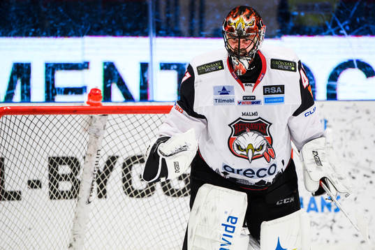 Malmö Redhawks målvakt Cristopher Nihlstorp jublar