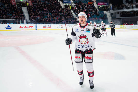 Malmö Redhawks Max Görtz jublar