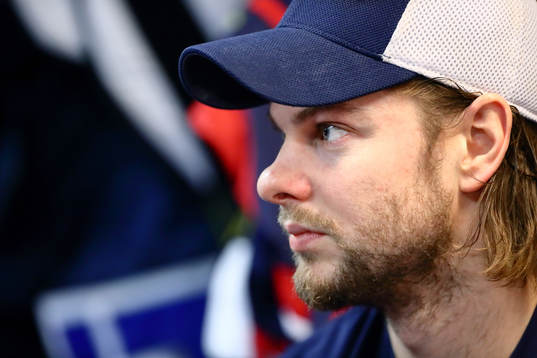 Linköpings Andrew Gordon före ishockeymatchen i SHL