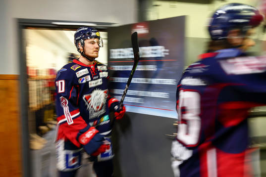 Linköpings Nick Sörensen före ishockeymatchen i SHL