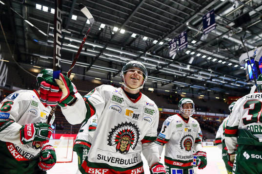 Frölundas Jacob Moverare  jublar