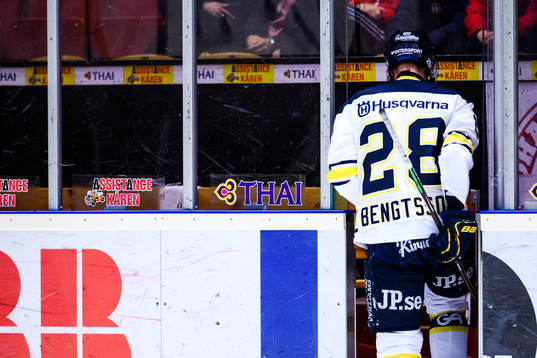 s Anton Bengtsson blir utvisad