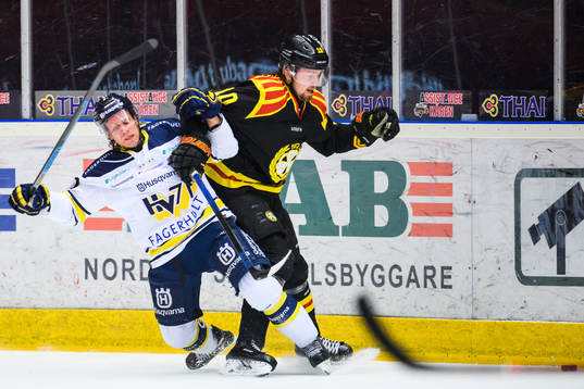s Mattias Tedenby och Brynäs Marcus Ersson
