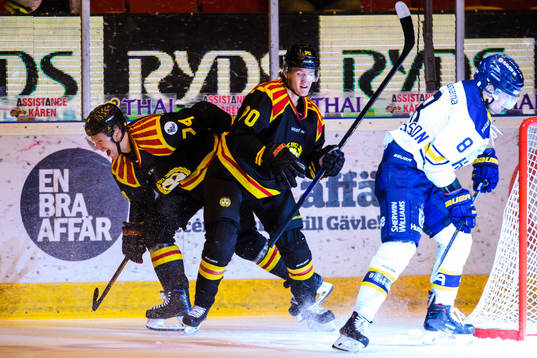 Brynäs Nicklas Danielsson och Jesper Boqvist jublar