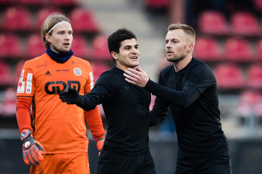 s Tarik Elyounoussi och Sebastian Larsson