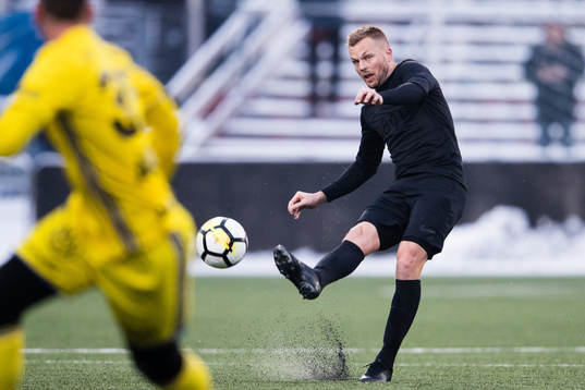 s Sebastian Larsson