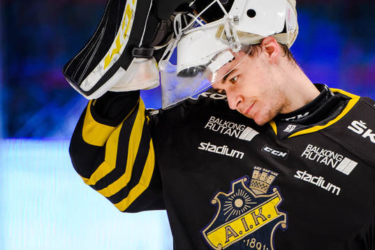 s målvakt Robin Wallin deppar