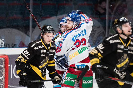 Oskarshamns Nicklas Heinerö jublar