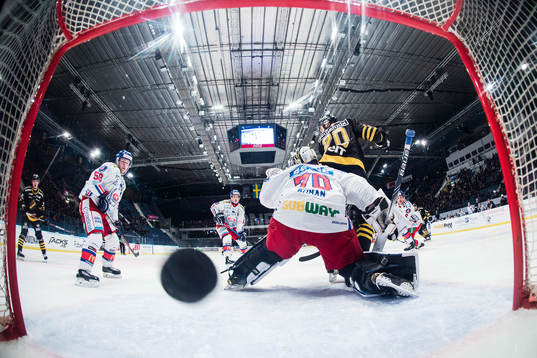 Bläddra bland fler bilder av Ishockey, Hockeyallsvenskan, AIK - Oskarshamn