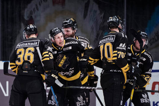 s Fredric Weigel jublar