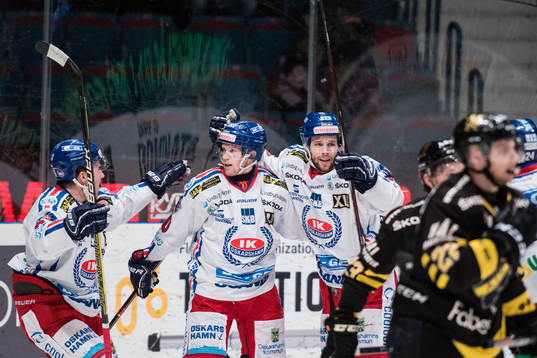 Oskarshamns Nicklas Heinerö jublar