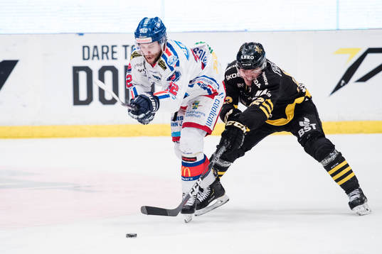 s Max Lindholm