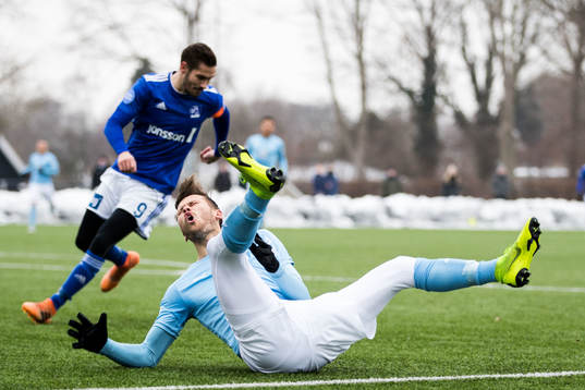 Malmö FFs Arnor Traustason faller