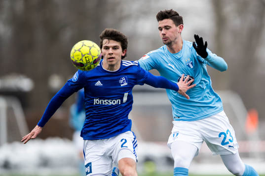 Lyngbys Markus Backmann och Malmö FFs Marcus Antonsson i
