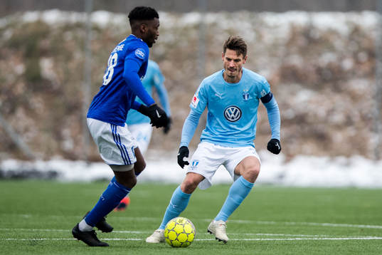 Lyngbys Kevin Tshiembe och Malmö FFs Markus Rosenberg