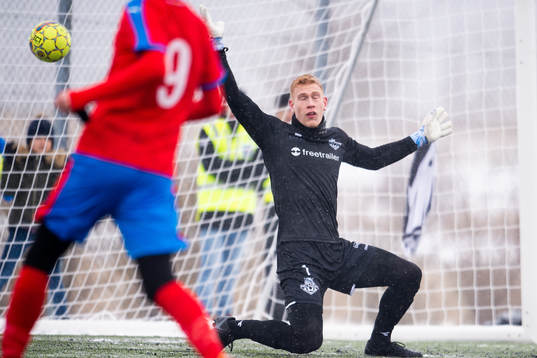 Helsingörs målvakt Viktor Anker släpper in 1-o målet