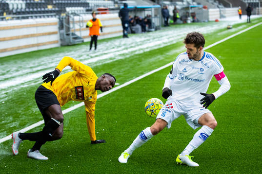 Häckens Elohor Ekpolo och Sarpsborgs 08 Joachim Thomassen