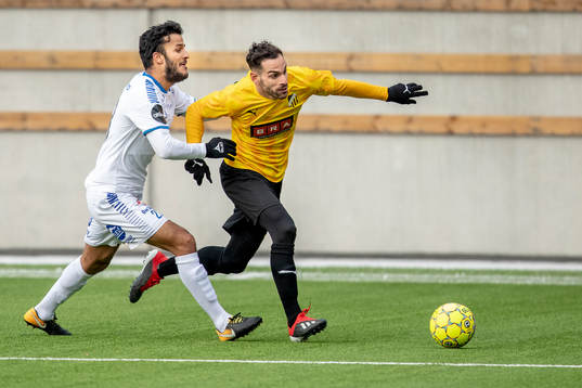Häckens Mervan Celik mot Sarpsborgs 08 Sulayman Bojang