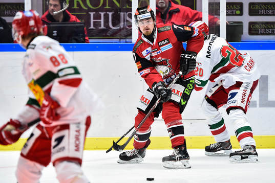 Malmö Redhawks Marcus Björk och Moras Nils Carnbäck