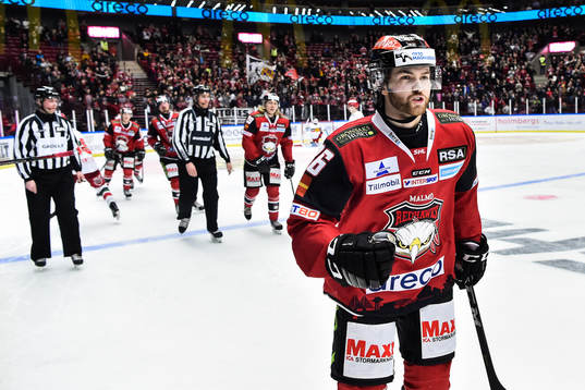 Malmö Redhawks Anton Öhman jublar