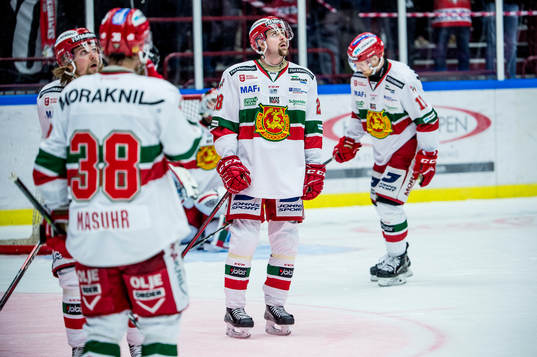 Moras Oskar Svanlund deppar med lagkamraterna
