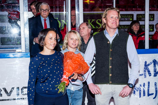 Sydsvenskans chefredaktör Pia Rehnquist delar ut