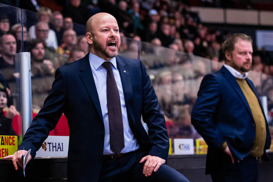 Linköpings tränare Tommy Jonsson reagerar