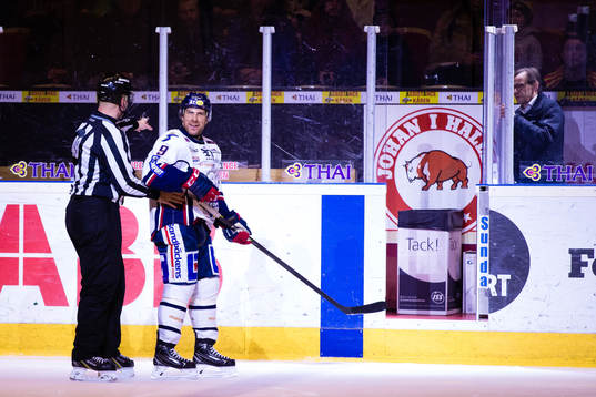 Linköpings Derek Roy blir utvisad