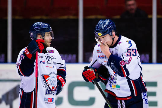 Linköpings Eddie Larsson deppar med Viktor Svedberg