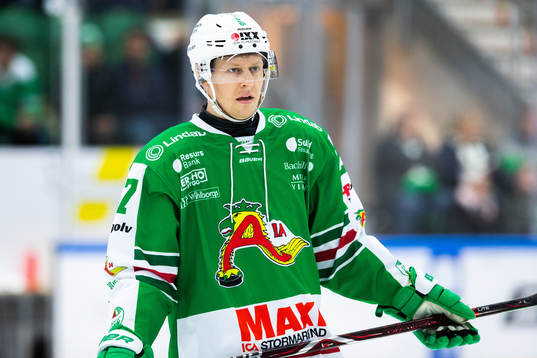 Rögles  Jesper Williamsson med en speciell matchtröja