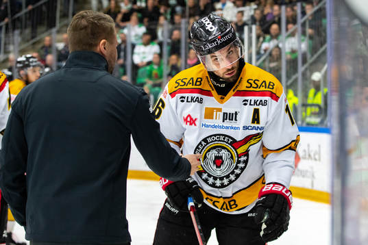 Luleås Niklas Olausson har ont